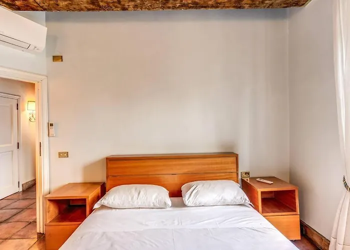 Flat With Lovely Views Near Piazza Navona דירה
