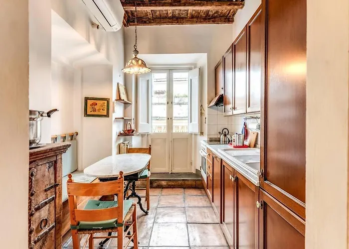 Flat With Lovely Views Near Piazza Navona דירה *