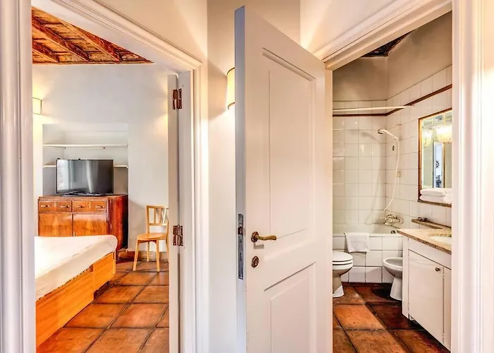 Flat With Lovely Views Near Piazza Navona דירה *