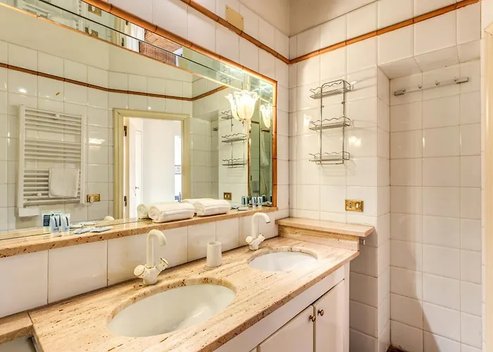 דירה Flat With Lovely Views Near Piazza Navona רומא