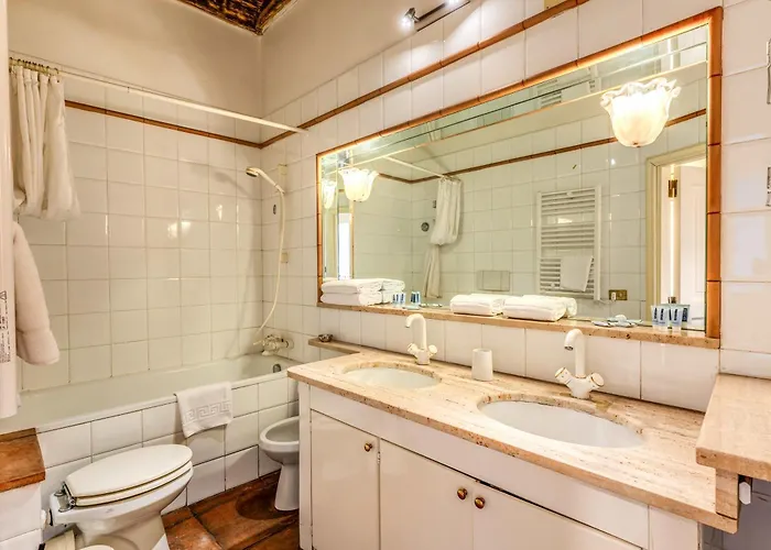 Flat With Lovely Views Near Piazza Navona דירה *